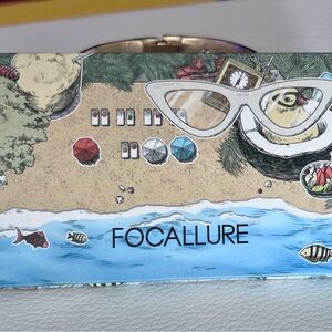 Focallure Beach Theme Eyeshadow Palette
